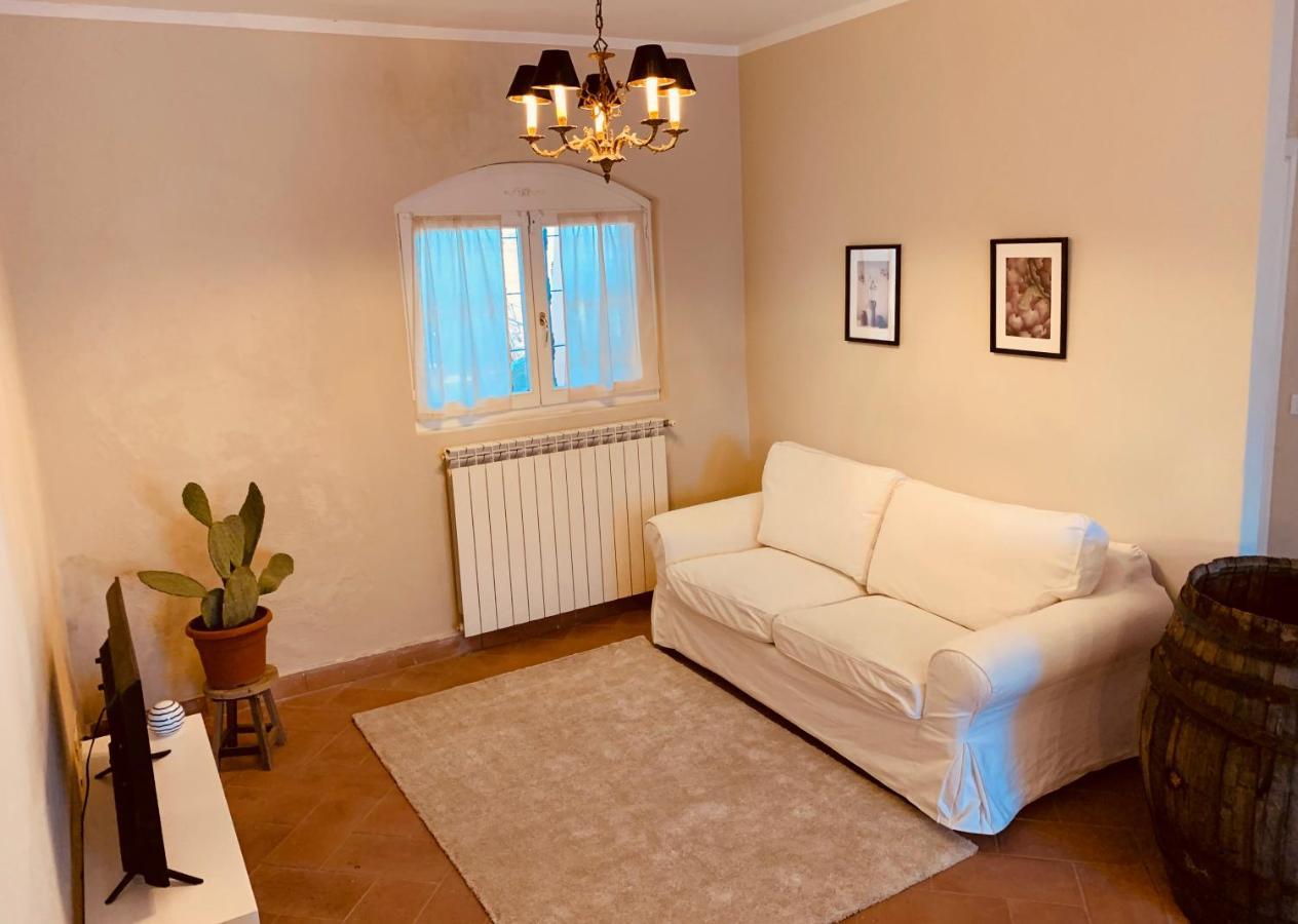 Вилла La Casa Nei Campi Badia Pavese Экстерьер фото